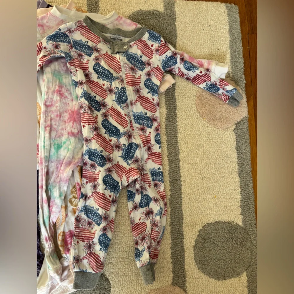 4 pairs of Burts Bees PJs - 12 months - Picture 5 of 7